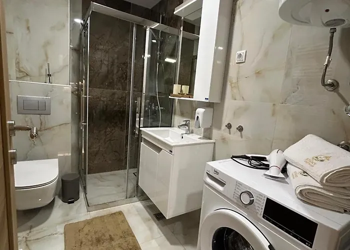 Jovanov * 兹拉蒂博尔